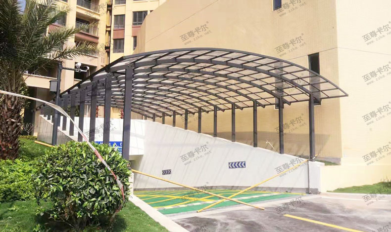汽車坡道雨棚的壽命一般是多少年?至尊卡爾雨棚